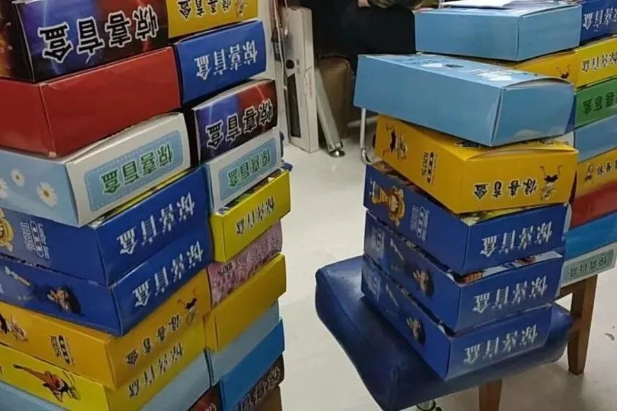 拆盲盒献爱心,为困境儿童圆微心愿