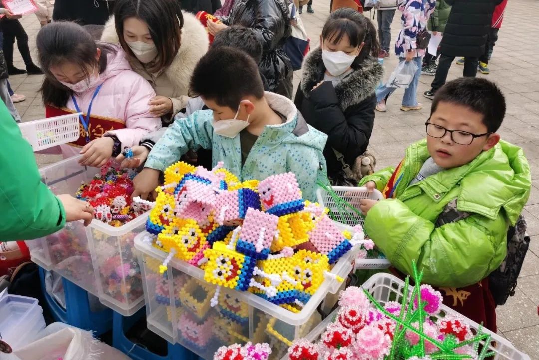 社会实践之爱心义卖,情暖大连【第七期 大连五四广场 】