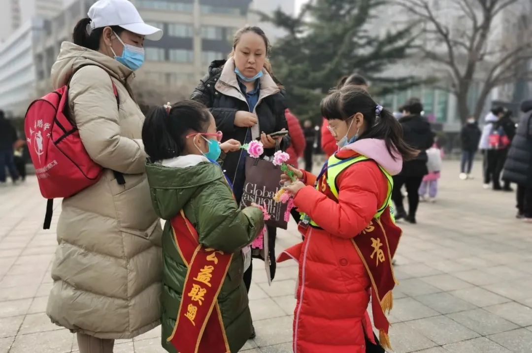 社会实践之爱心义卖,情暖大连【第七期 大连五四广场 】